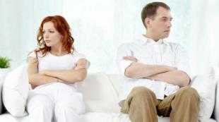 Почему встречаются разводы после 20 лет совместной жизни, стоит ли расторгать брак с большим стажем?